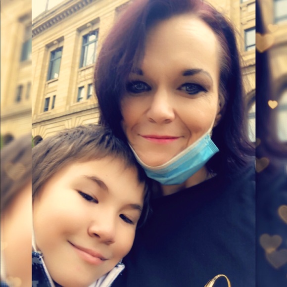 Meet your Posher, Lisa - Picture 1 of 11